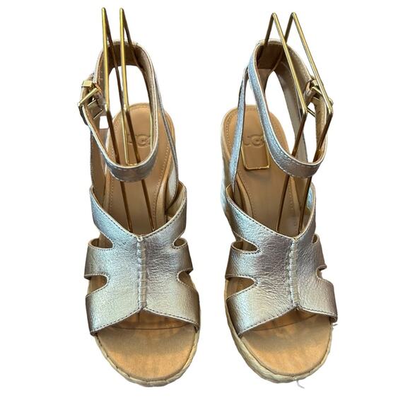 Ugg Careena Gold Metallic Leather Wedge Espadrilles Sandals Ankle Strap NEW 6.5 - Picture 3 of 11